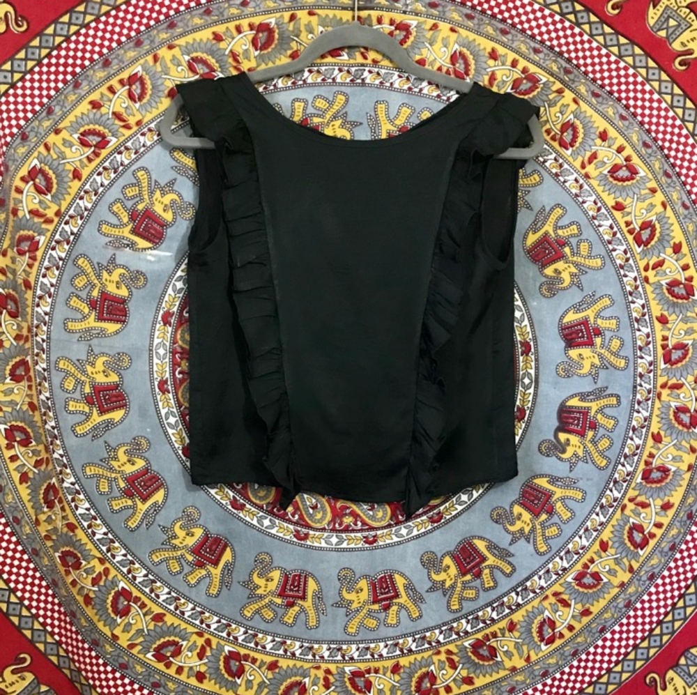 ❗3/$20❗Black Ruffle Top - Picture 2 of 3